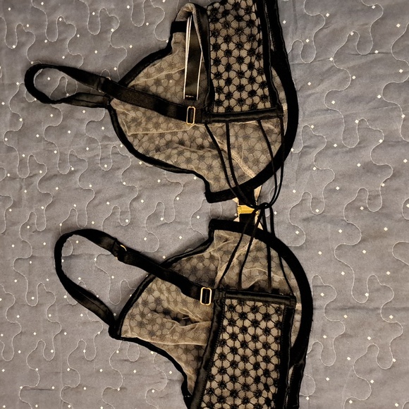 Victoria's Secret unlined demi black bra - Picture 2 of 3